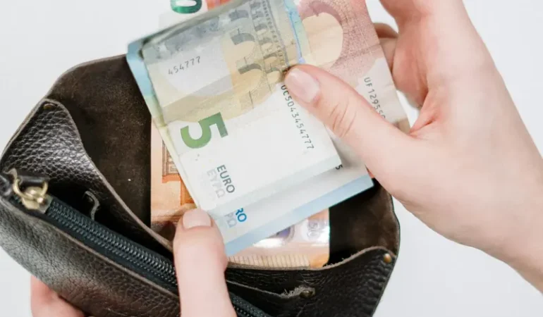 Ünlü Mobilya Markasından Alışveriş Yapan Müşteri Mağdur Oldu