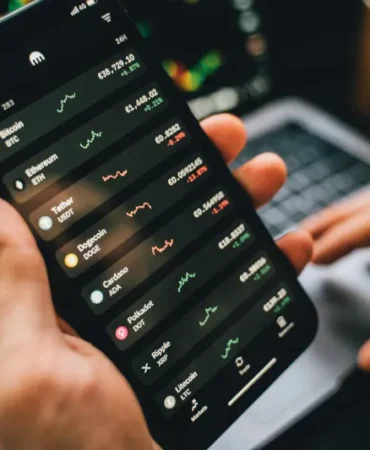 Kredi Kartı Düzenlemesi Askıya Alındı, Mevcut Limitler Devam Edecek